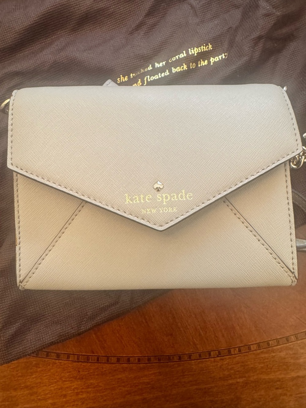 kate spade beige leather envelope crossbody with gold chain - Picture 3 of 6